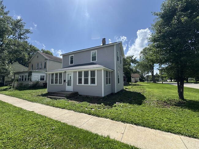 property at 526 N 8th St