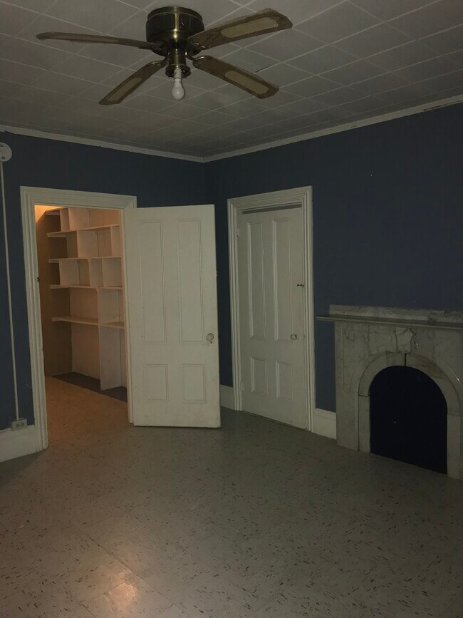 81 Court St, Unit 1 in Bangor, ME - Building Photo - Building Photo
