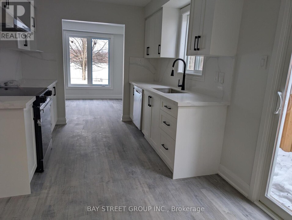 44 Lilac Ave in Markham, ON - Building Photo