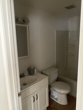 91 Lock Street, Unit AptC in Nashua, NH - Building Photo - Building Photo