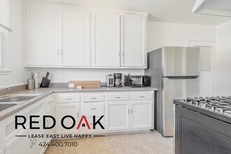 8754 Belford Ave in Los Angeles, CA - Building Photo - Building Photo