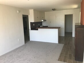 2912 Manhattan Ave, Unit Lower in Manhattan Beach, CA - Building Photo - Building Photo