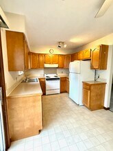 6247 Amanda Dr in Saginaw, MI - Foto de edificio - Building Photo