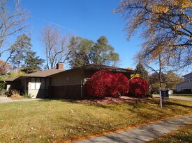 1519 Cambria Dr in East Lansing, MI - Building Photo