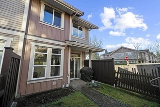 5771 Irmin St in Burnaby, BC - Building Photo - Building Photo