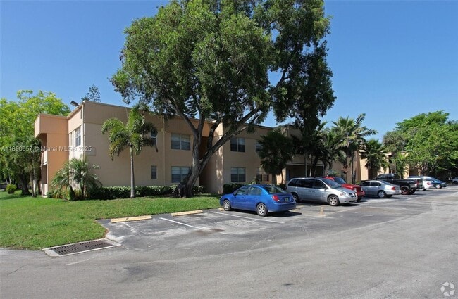 property at 271 Bonnie Blvd
