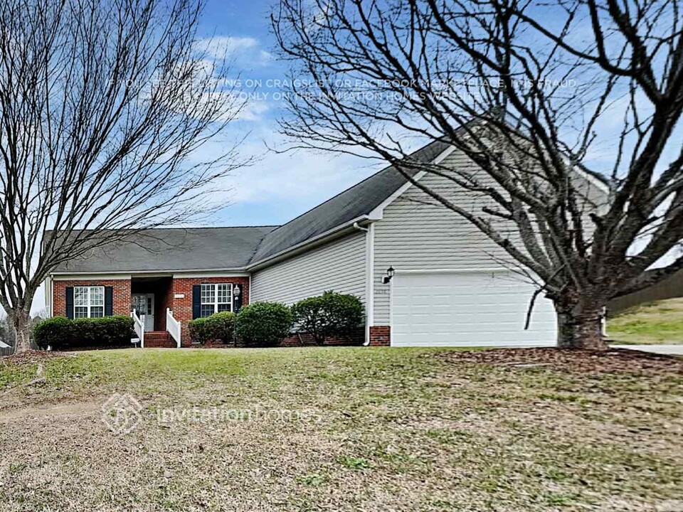 2638 Dallas Dr in Winston-Salem, NC - Building Photo