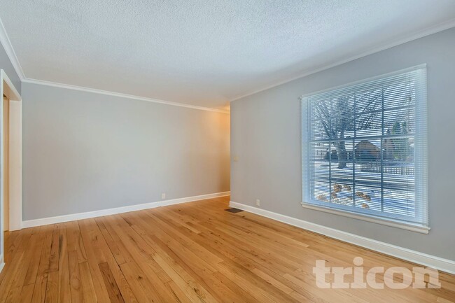 2942 Zenith Ave N in Minneapolis, MN - Building Photo - Building Photo