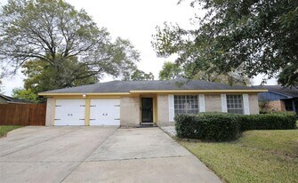 1038 Beaver Bend Rd in Houston, TX - Building Photo