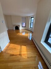 483 Massachusetts Ave, Unit 3 in Boston, MA - Foto de edificio - Building Photo
