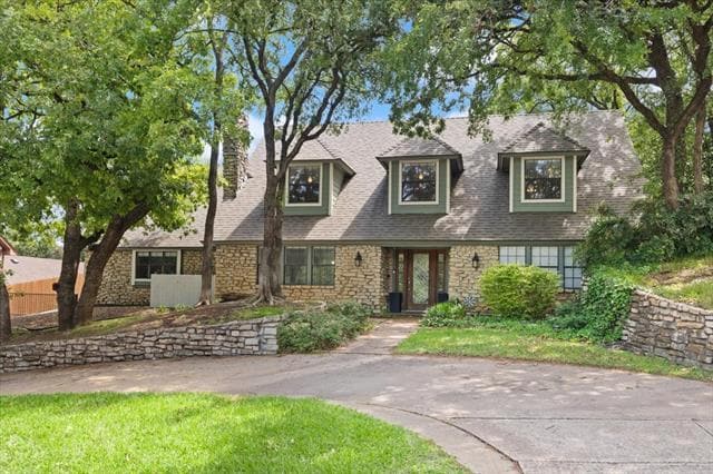 property at 2123 Wilson Dr