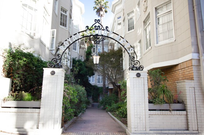 940 Hayes in San Francisco, CA - Foto de edificio - Building Photo