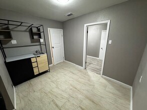 1510 E Hattie St, Unit 1510 in Fort Worth, TX - Foto de edificio - Building Photo