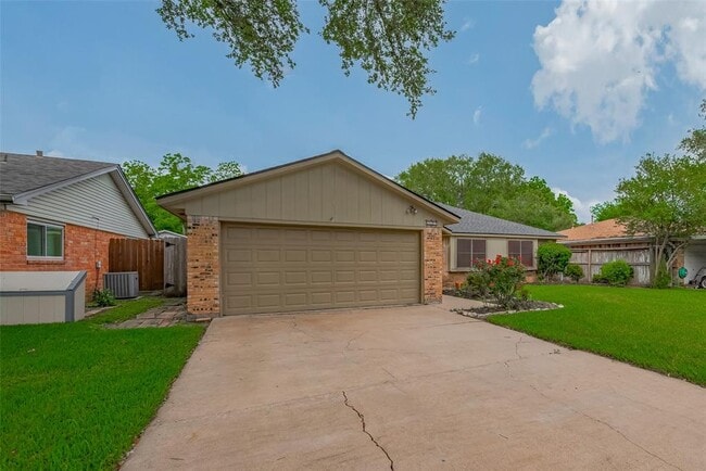 2027 Briar Ridge Dr in Rosenberg, TX - Building Photo - Building Photo