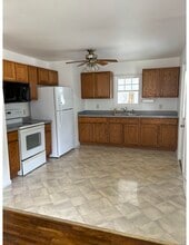 1061 S Terrace St in Janesville, WI - Building Photo - Building Photo