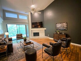 8200 Neely Dr in Austin, TX - Building Photo
