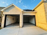 1434 20th St in Northlake, TX - Foto de edificio - Building Photo