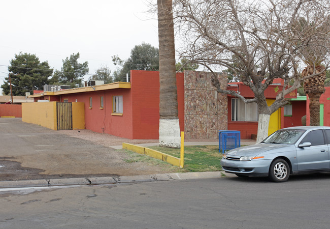 6036 N 60th Ave in Glendale, AZ - Building Photo - Building Photo