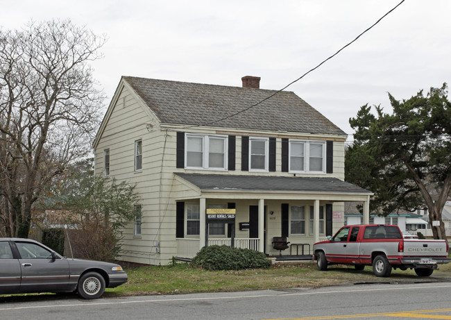 1808 Arctic Ave in Virginia Beach, VA - Building Photo - Building Photo