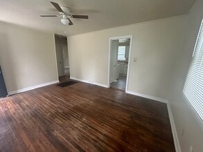 774 Clemmonsville Cir in Winston-Salem, NC - Foto de edificio - Building Photo