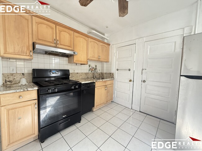 97 Franklin St, Unit 1 in Boston, MA - Building Photo - Building Photo