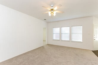 101 Kennedy Dr in Terrell, TX - Building Photo - Building Photo