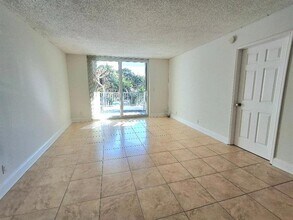 1421 S Ocean Blvd in Pompano Beach, FL - Building Photo - Building Photo