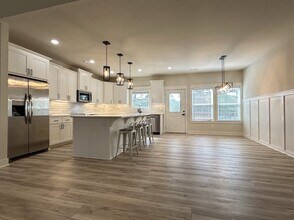 27 Shropshire Dr in Bella Vista, AR - Foto de edificio - Building Photo