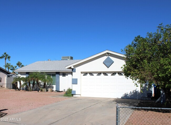 4046 E Hidalgo Ave in Phoenix, AZ - Building Photo - Building Photo