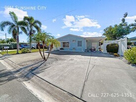 11400 2nd St E in Treasure Island, FL - Building Photo