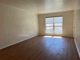 1201 N Austin St, Unit 4 in Denton, TX - Building Photo