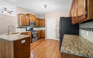 624 NE 99th St in Kansas City, MO - Building Photo - Building Photo