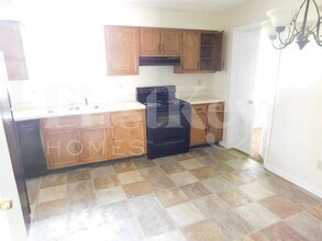 2428 Green Glen Dr, Unit 08-308 in Memphis, TN - Building Photo - Building Photo