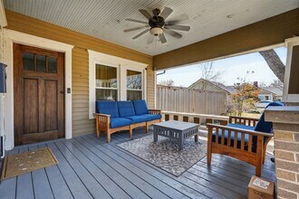 212 N Grand Ave in Waxahachie, TX - Building Photo - Building Photo