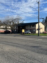 Kingston Gardens in Portland, OR - Foto de edificio - Floor Plan