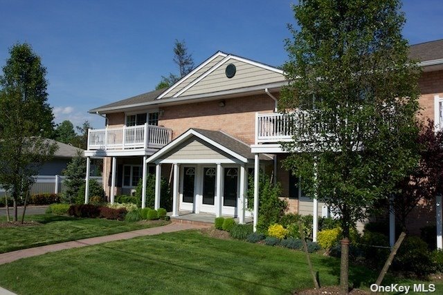 71 Eastwood Ave in Deer Park, NY - Building Photo