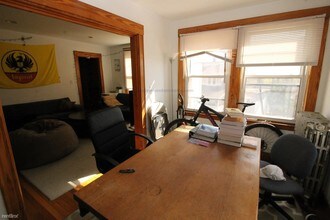 27 S Crescent Circuit-Unit -APT# B-OJ in Boston, MA - Building Photo - Building Photo