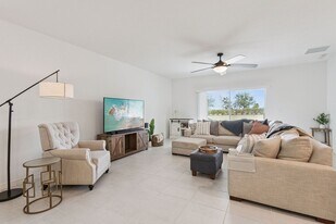 1099 Calico Pointe Cir in Groveland, FL - Building Photo