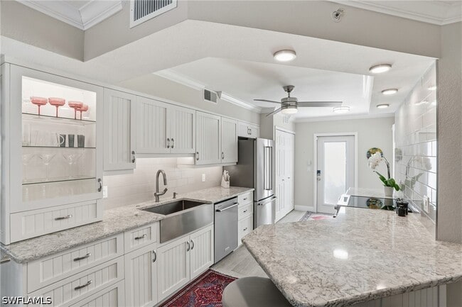 property at 4945 Cougar Ct S