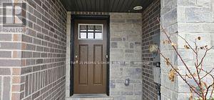 135 Hardcastle Dr in Cambridge, ON - Building Photo - Building Photo