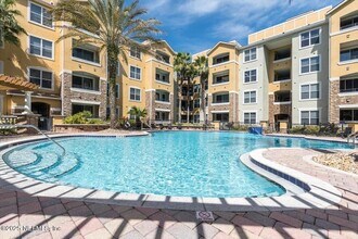 8539 Gate Pkwy W, Unit 1723 in Jacksonville, FL - Building Photo - Building Photo