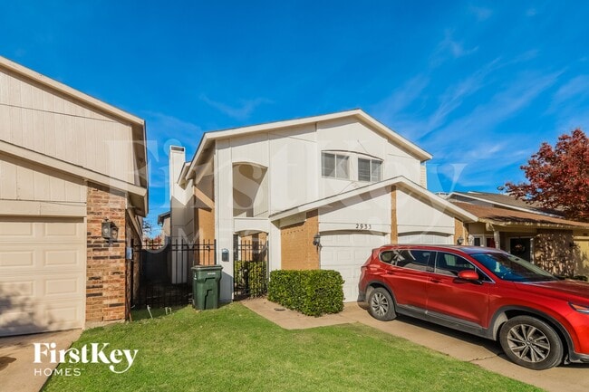 2933 Southern Cross Dr in Garland, TX - Foto de edificio - Building Photo
