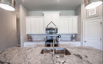 1412 Town Creek Cir in Weatherford, TX - Foto de edificio - Building Photo