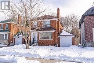 119 Parkview Hill Crescent in Toronto, ON - Building Photo