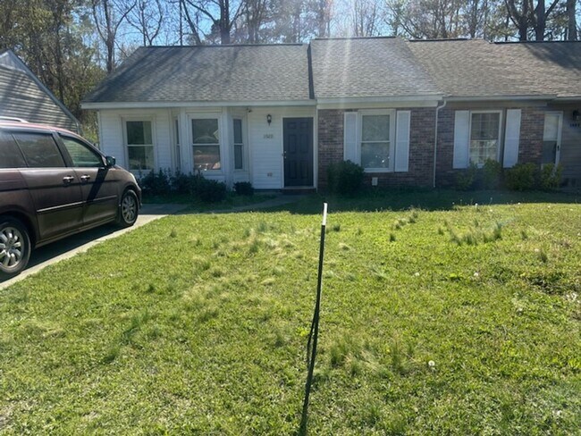 property at 1925 Rolling Ridge Dr