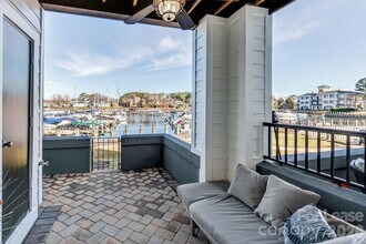 18695 Vineyard Point Ln in Cornelius, NC - Building Photo - Building Photo