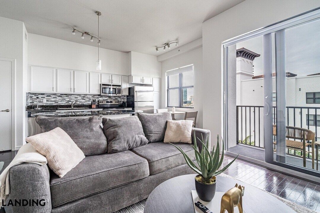 440 NE 4th Ave in Fort Lauderdale, FL - Foto de edificio