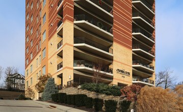 The Overlook at Eden Park in Cincinnati, OH - Building Photo - Building Photo