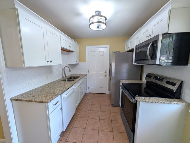 324 Honeywood Ave in Charlotte, NC - Building Photo - Building Photo