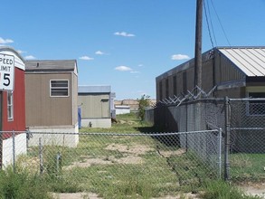 702 Daley St in Rawlins, WY - Foto de edificio - Building Photo